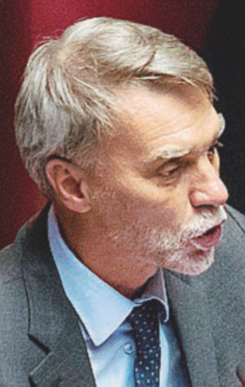 Graziano Delrio, post-renziano “antifa” I due Pd: il Partito del Pop-corn e il No pasaran!
