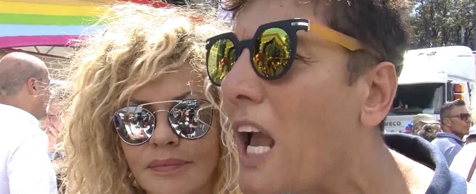 Copertina di Roma Pride, Imma Battaglia insieme a Eva Grimaldi:”Governo omofobo e reazionario. Con Fontana mostra sua vera faccia”