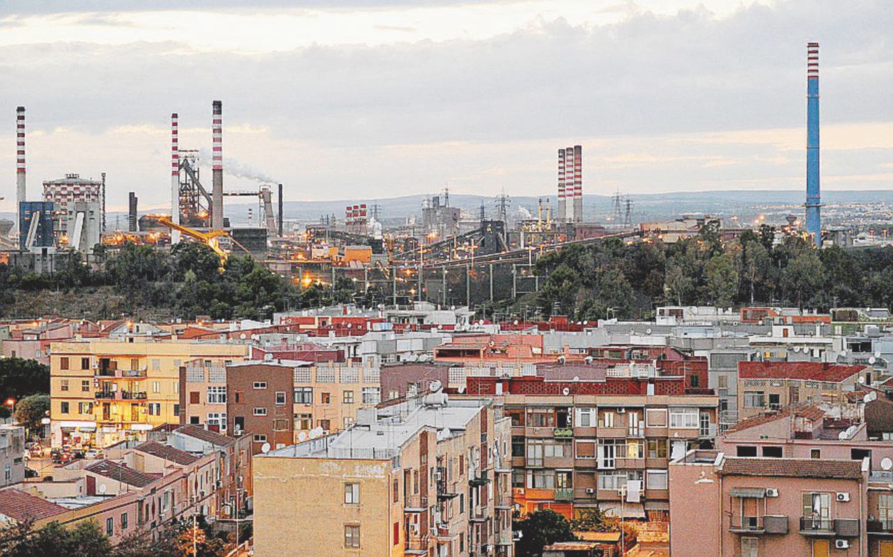 Tamburi - Il quartiere assediato dalle polveri dell’Ilva - Ansa Taranto è rassegnata a non cambiare mai