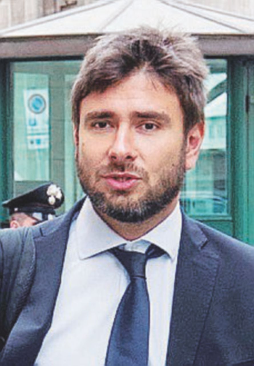 Di Battista restituisce il tfr: “Mica è facile fare il populista” Di Battista restituisce il tfr: “Mica è facile fare il populista”