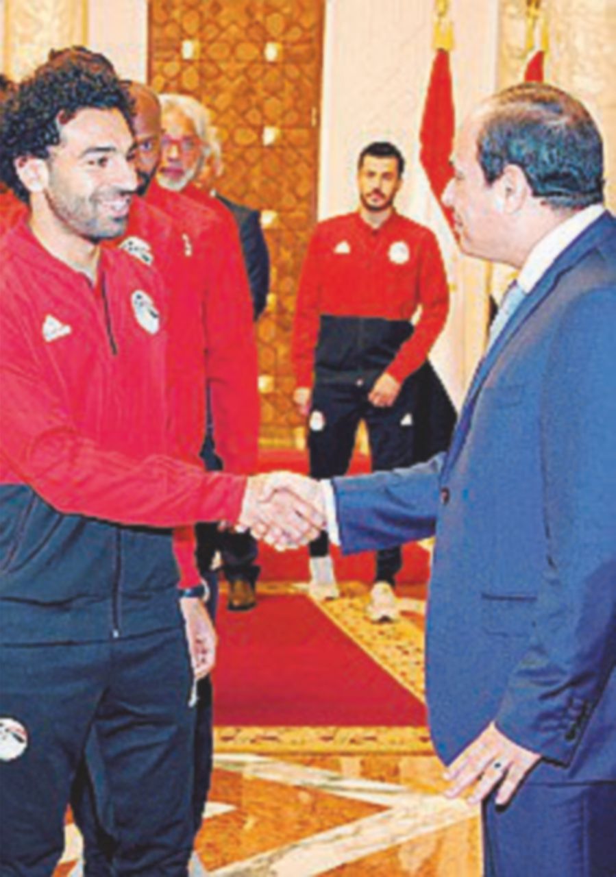 Salah rassicura il raìs al-Sisi: recupero in tempo per l’esordio Salah rassicura il raìs al-Sisi: recupero in tempo per l’esordio