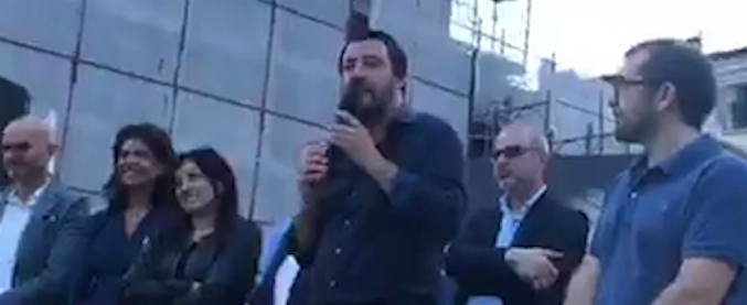 Copertina di Governo, il ministro dell’Interno Salvini: “Femministe pro Islam? Si mettano il burqa. Per alcune sarebbe pure meglio”