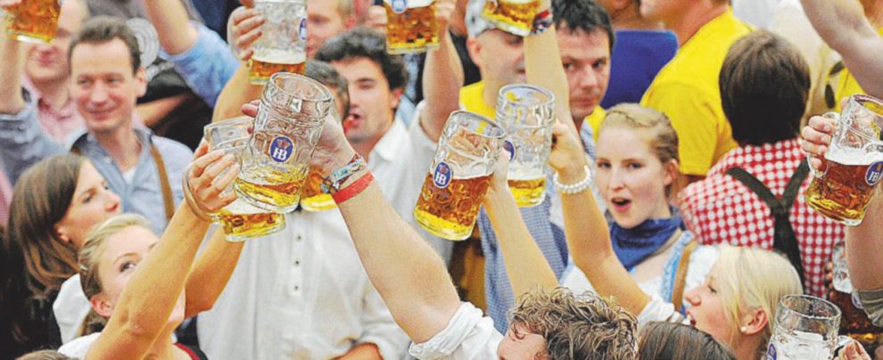 Brindisi - Chiara Volpi, una dei premiati, produce birra artigianale senza usare combustibili fossili - LaPresse Fotovoltaico, cellule o birra: l’innovazione italiana è under 35