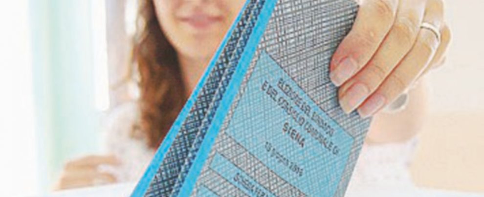 Al voto - Ieri si è votato in 761 Comuni - Ansa Comunali, sale l’affluenza. Pd furioso col leader leghista che rompe il silenzio