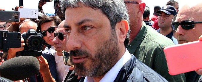 Copertina di Omicidio Soumayla, Fico al ghetto di San Ferdinando: “Porto condoglianze dello Stato. Diritti dei lavoratori siano garantiti”