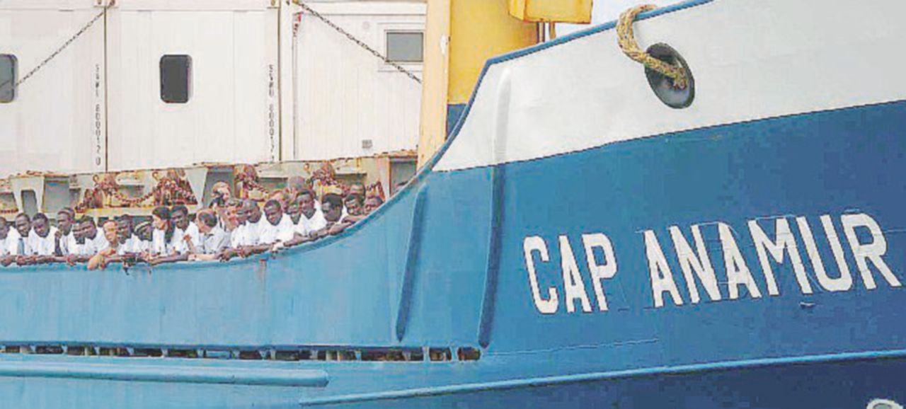 - La Cap Anamur dell’associazione umanitaria tedesca - Ansa Nel 2004 e nel 2009 altri scontri con Malta. Regole e procedure del soccorso in mare