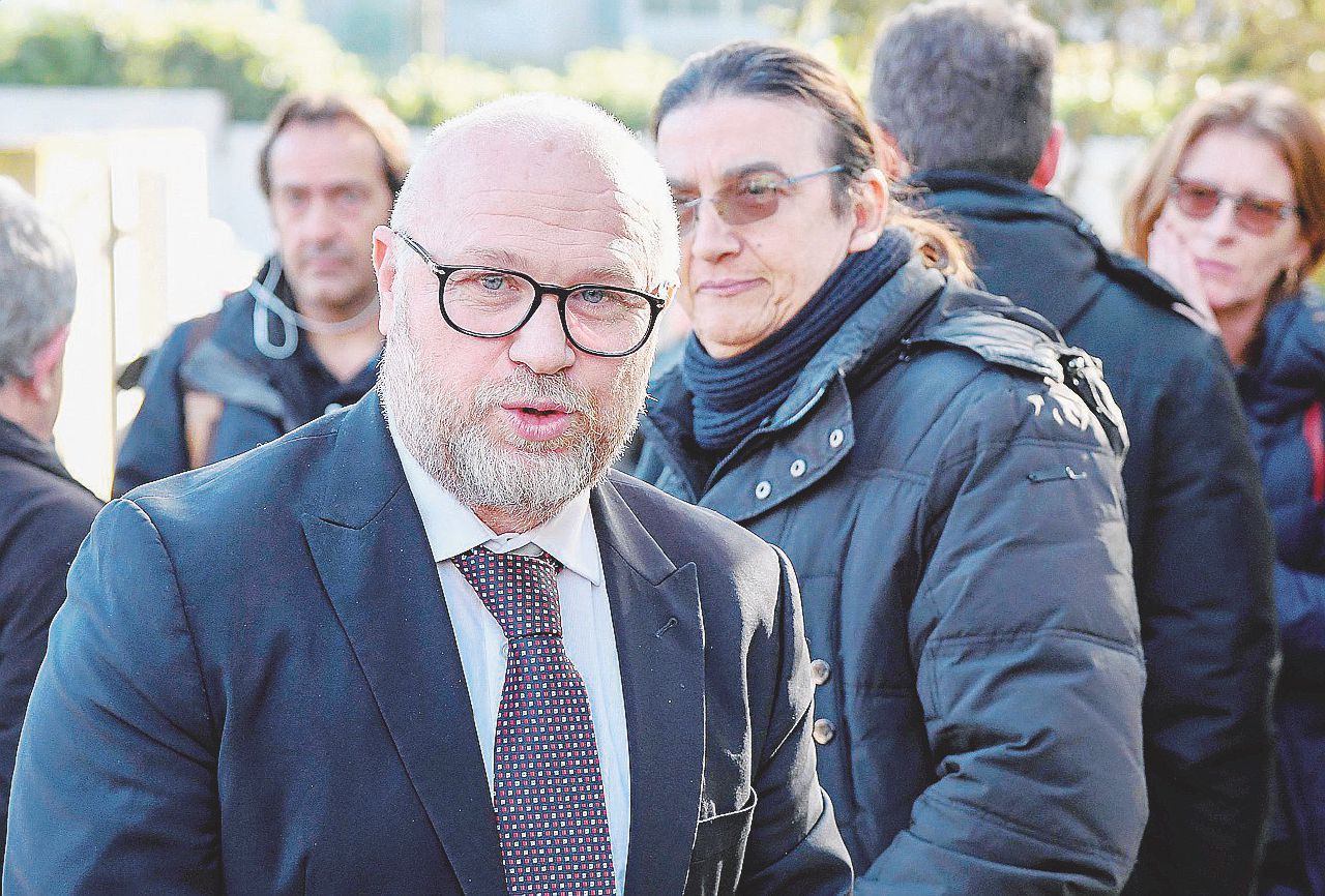 Il “blocco” di Salvini non piace a Nogarin (e a diversi del M5S) Il “blocco” di Salvini non piace a Nogarin (e a diversi del M5S)