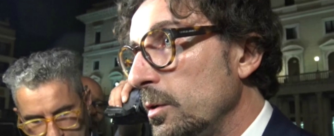 Copertina di Aquarius, Toninelli: “Domani un caso analogo alla nave di Sos Méditerranée? Ci comporteremo allo stesso modo”