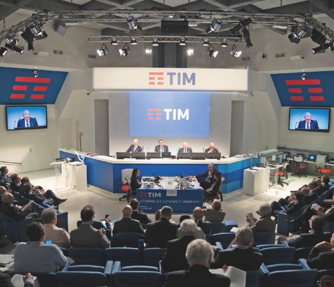 Elliott non c’è più, Genish traballa e anche Tim non sta troppo bene Elliott non c’è più, Genish traballa e anche Tim non sta troppo bene