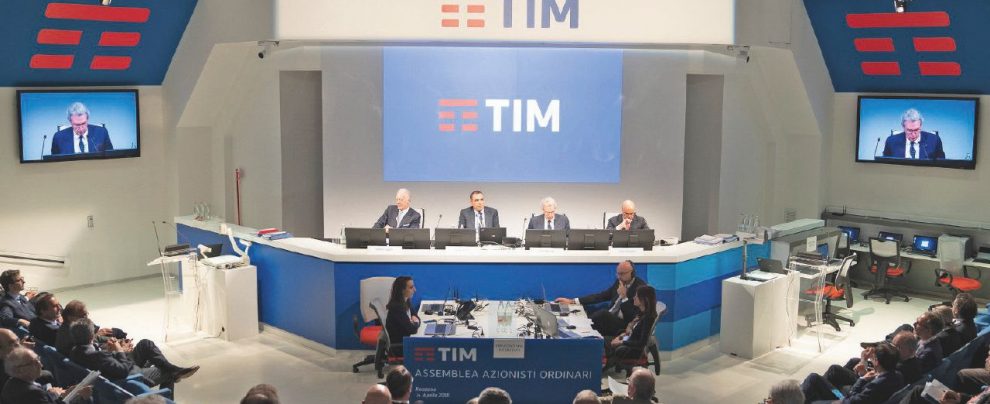 Elliott non c’è più, Genish traballa e anche Tim non sta troppo bene Elliott non c’è più, Genish traballa e anche Tim non sta troppo bene