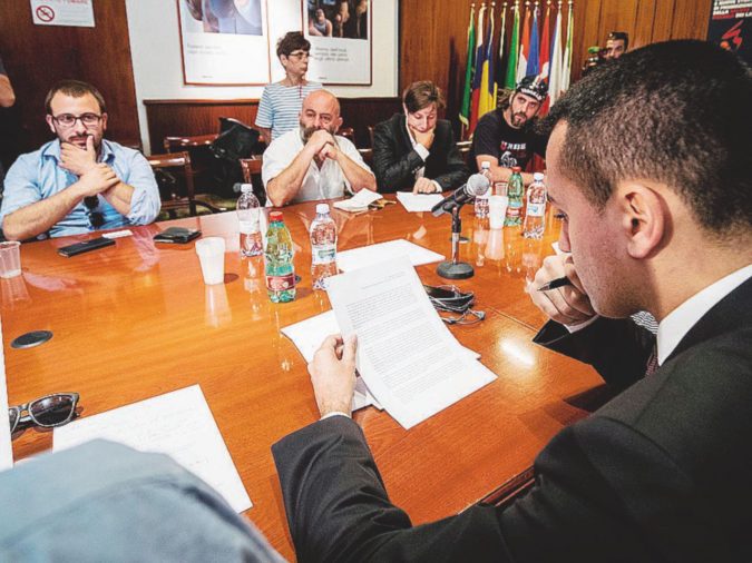 L’incontro di Di Maio con i fattorini - LaPresse Rider, l’assicurazione non basta a proteggere i fattorini in bicicletta