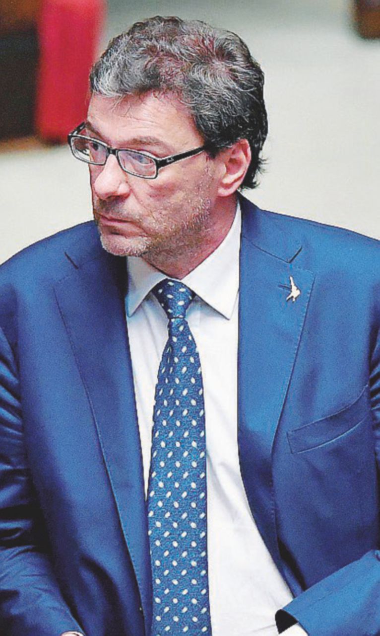 Giancarlo Giorgetti non ha potuto avere Vincenzo Fortunato e allora ha bloccato Giuseppe Busia - Ansa Giorgetti re di Chigi: a lui il Cipe e blocca il prescelto di Conte