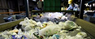 Copertina di Lotta alla plastica, ma poco o nulla su emissioni ed energia green: 2018 in chiaroscuro sul fronte ambientale