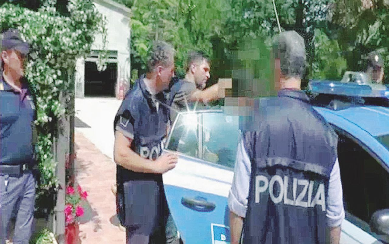 Malato di sesso con l’Hiv: rischio contagio per 200 Malato di sesso con l’Hiv: rischio contagio per 200