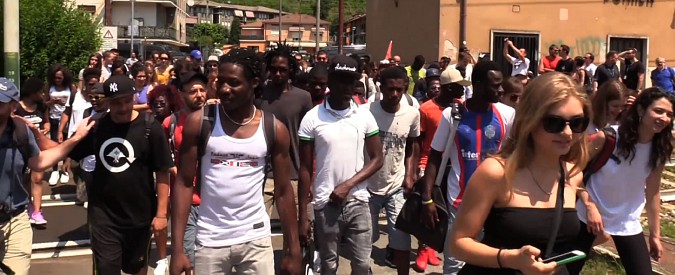 Copertina di Pontida, nel paese simbolo della Lega sfila l’orgoglio antirazzista: “Bella festa”. In paese minimizzano: “Poca gente”