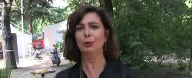 Copertina di Migranti, Boldrini contro Salvini: “Si accanisce perché non è all’altezza della sfida. Promesse che non può mantenere”