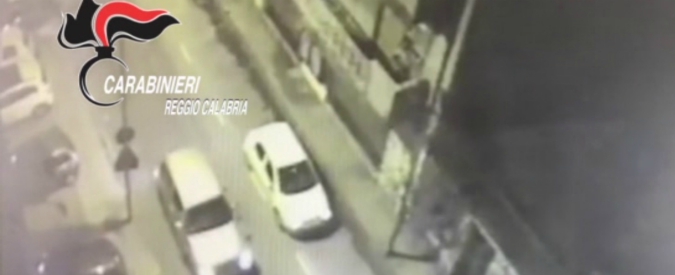 Copertina di ‘Ndrangheta, arrestate tre persone per l’omicidio di Bagalà. L’omicidio avvenuto nel 2012 ripreso dalle telecamere