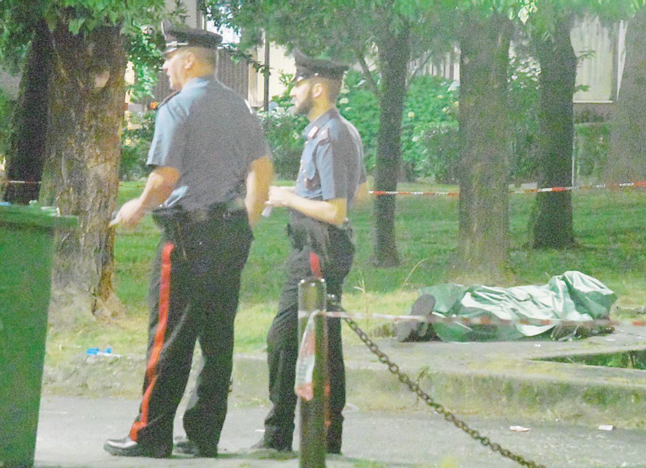 Omicidio a Milano: l’ombra del razzismo sugli spari che a Corsico hanno ucciso Diallo, 54 anni e una figlia