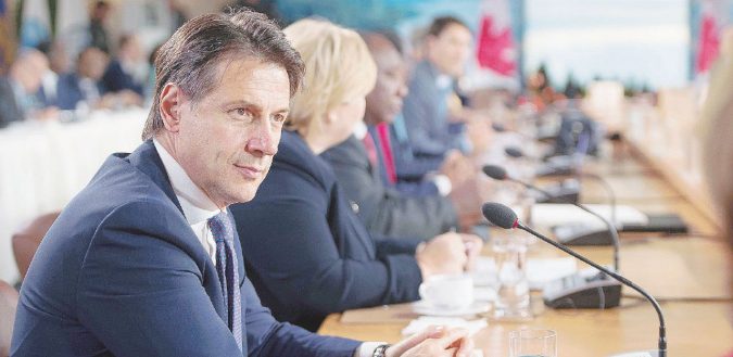 L’esordio al G7 - Il primo appuntamento internazionale del premier Conte al G7 in Canada - Ansa Che stoffa, Mister Conte: elogio del presidente sobrio