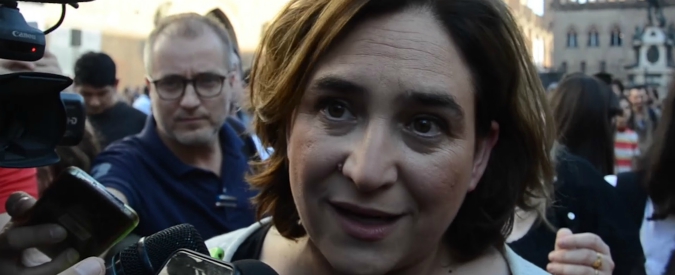 Copertina di Migranti, Colau (sindaca di Barcellona): “La Lega non rappresenta l’Italia. L’unica crisi che c’è è quella dei valori”