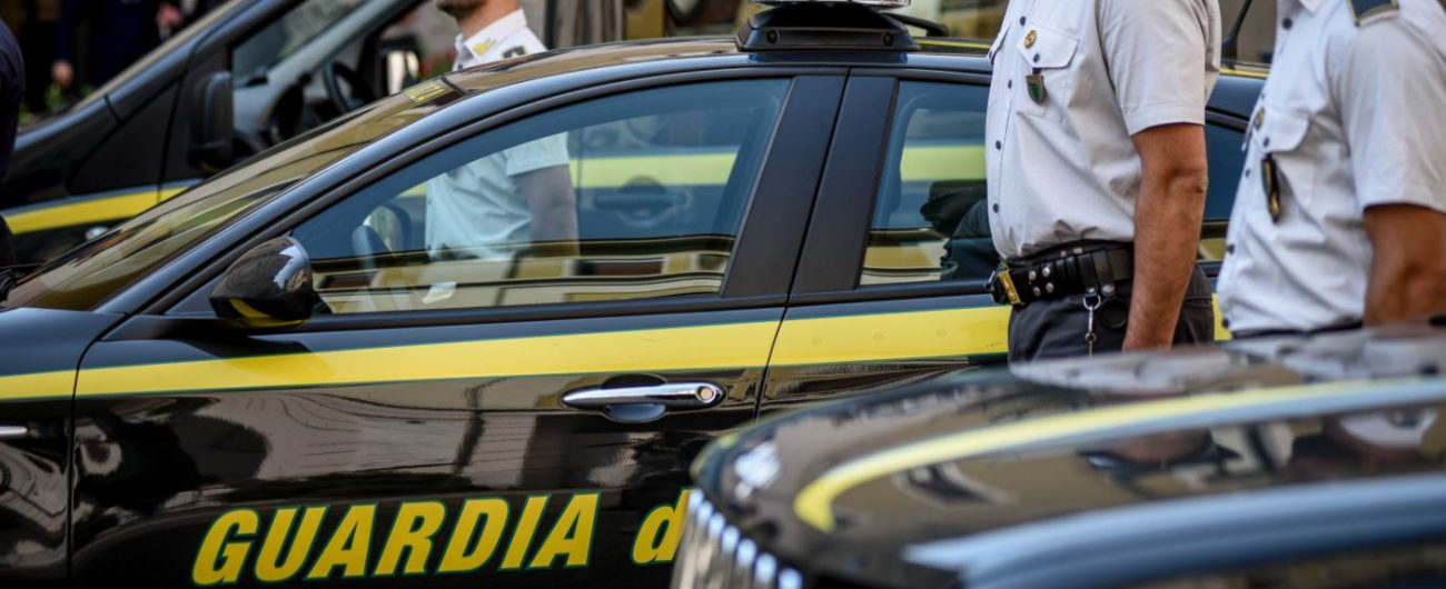 Arezzo, arrestati i Moretti: “Evasione”. Erano coinvolti nell’affare dell’outlet di Reggello (con l’ex socio di Tiziano Renzi)