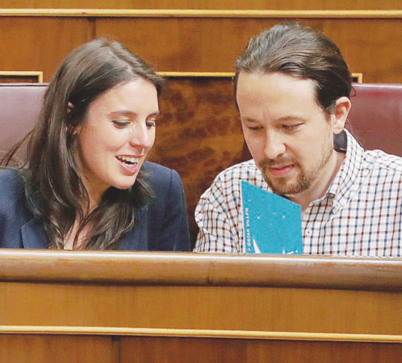 Compagni - I due leader di Podemos, Pablo Iglesias e Irene Montero, sono conviventi: hanno acquistato una casa con piscina - Ansa Dalla villa di Podemos alla cozza di Mastella