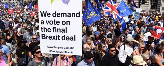 Brexit, a Londra 100mila persone in strada per chiedere un nuovo referendum
