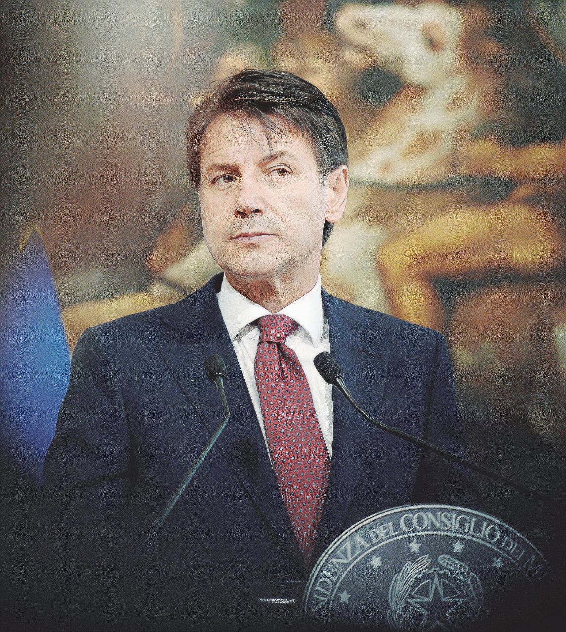 Sopracciglio alzato - Una delle espressioni di Conte già diventate “familiari” - LaPresse Il premier capovolto tutto calma e gesso (e nemmeno tossisce)