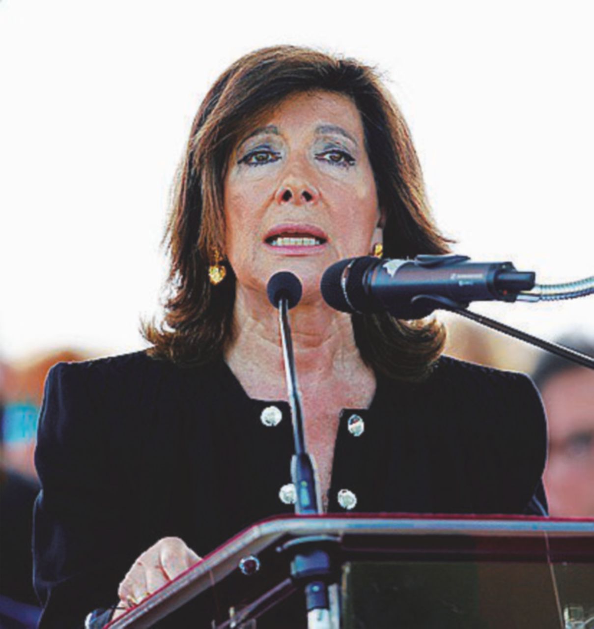 Copertina di Casellati arruola pure la moglie di Malan