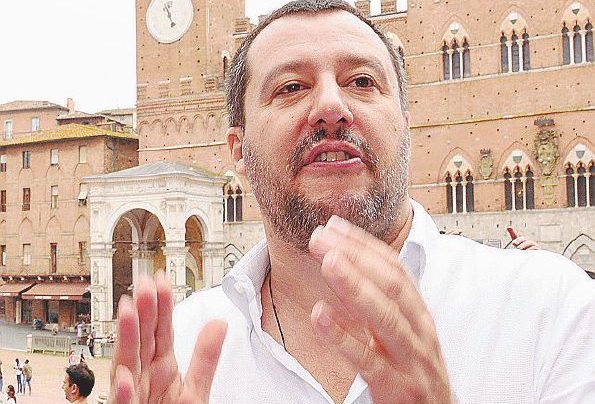 Piazza - Salvini a Siena Oggi i ballottaggi balneari: Salvini sfida il Pd in Toscana