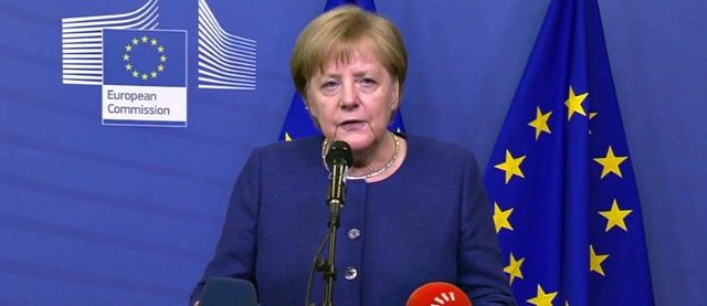Dazi auto Usa, Merkel: “siamo pronti a negoziare una riduzione generale”