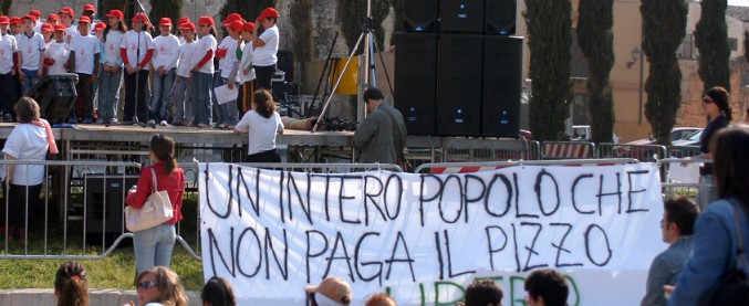 Mafia, Addiopizzo scrive a Salvini: “Per i migranti pacchia finita? A Palermo i bengalesi denunciano il racket”