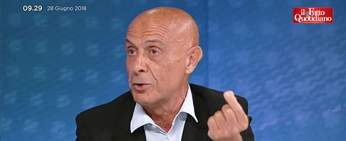 Copertina di Migranti, Minniti: “Governo Conte? Basta con propaganda. Le chiacchiere sono smentite da atti nel Parlamento Europeo”