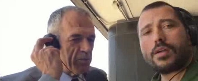 Copertina di Cottarelli canta Battisti: “Per una lira vendo tutti i sogni miei…” e sui migranti: “Ne abbiamo bisogno”