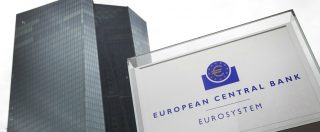 Copertina di Conti pubblici, Bce: “Flessibilità data da Ue all’Italia riduce la trasparenza. Non toccare la riforma delle pensioni”