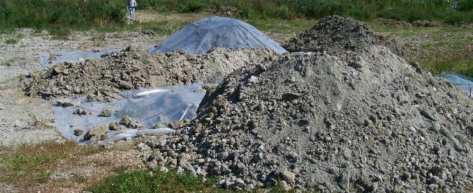 Copertina di Vibo Valentia, non prescritto (per ora) ma rinviato al 2019 il processo per i rifiuti pericolosi interrati dove fu ucciso Sacko