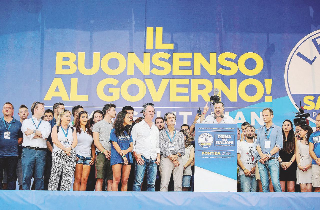 Salvini celebra se stesso: “Governeremo per 30 anni” Salvini celebra se stesso: “Governeremo per 30 anni”