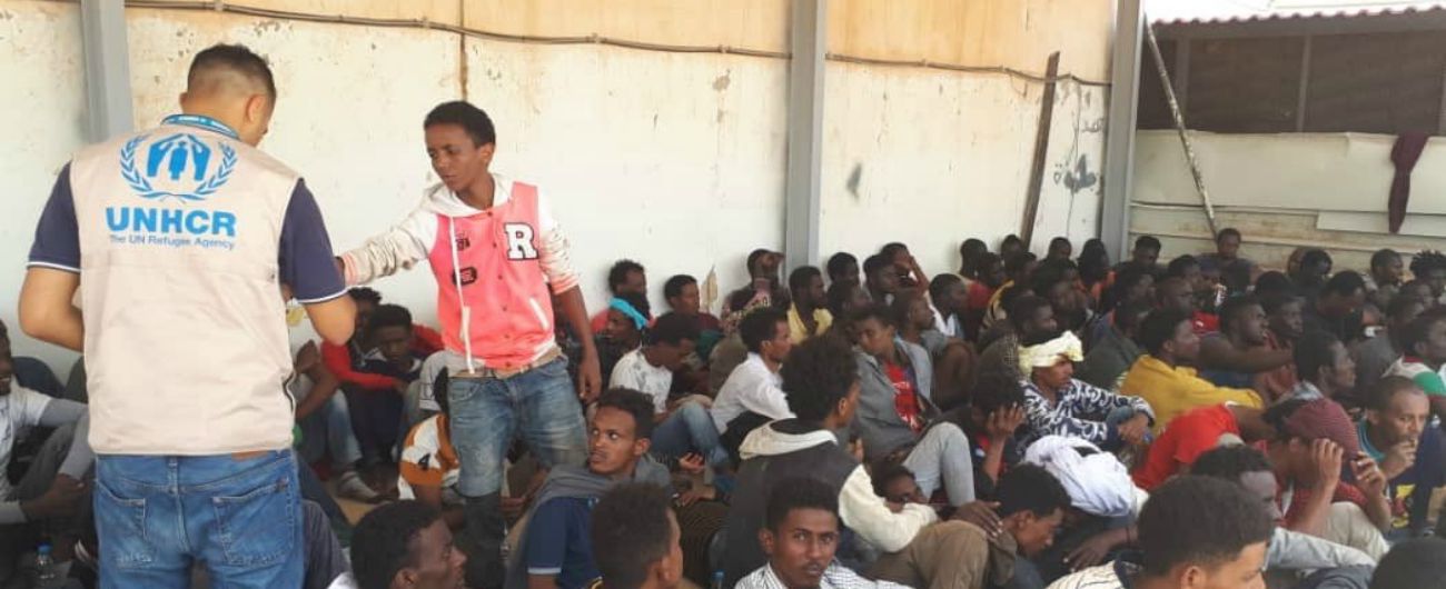 Migranti, Unhcr: “Naufragio al largo della Libia. 276 persone riportate a Tripoli, 114 ancora disperse in mare”