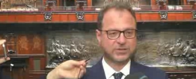 Copertina di Mulé (FI): “Di Maio? incompetenza e superficialità. Primo atto sul lavoro un passo falso e indietro”