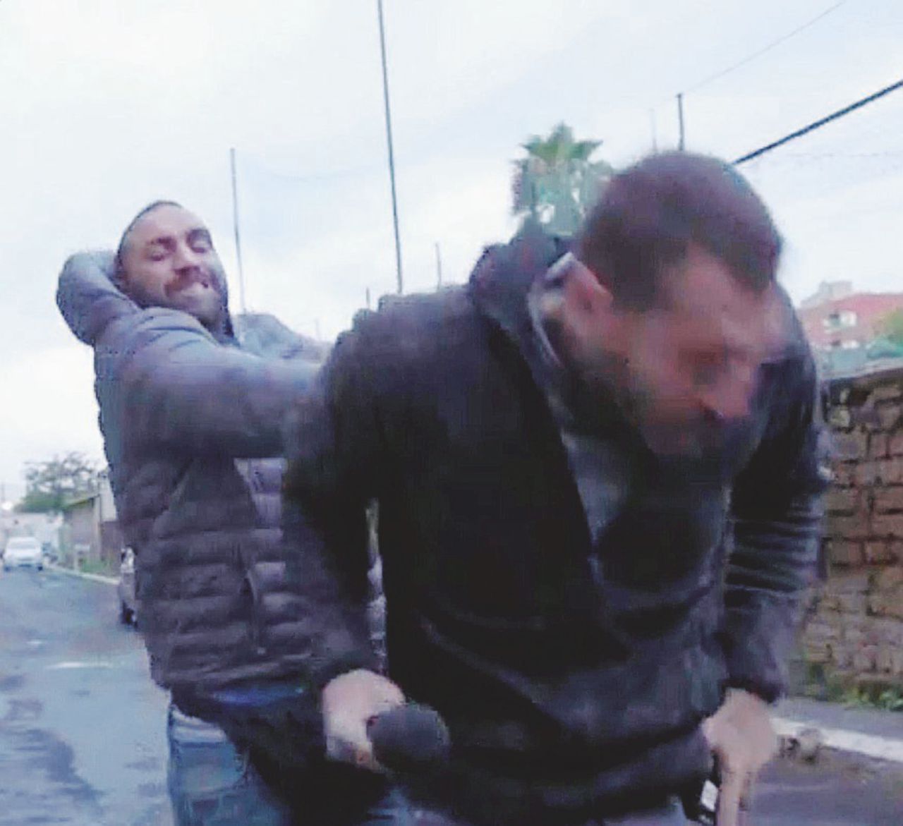 Non solo Spada, le aggressioni ai giornalisti non finiscono mai Non solo Spada, le aggressioni ai giornalisti non finiscono mai
