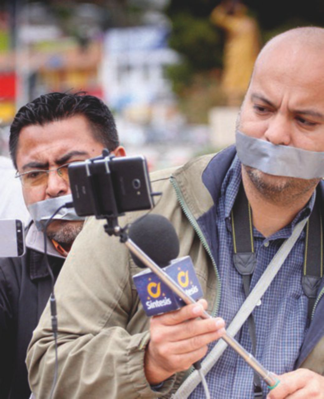 Imbavagliati - Cronisti in corteo dopo l’assassinio di Javier Valdez un anno fa Il record del Messico