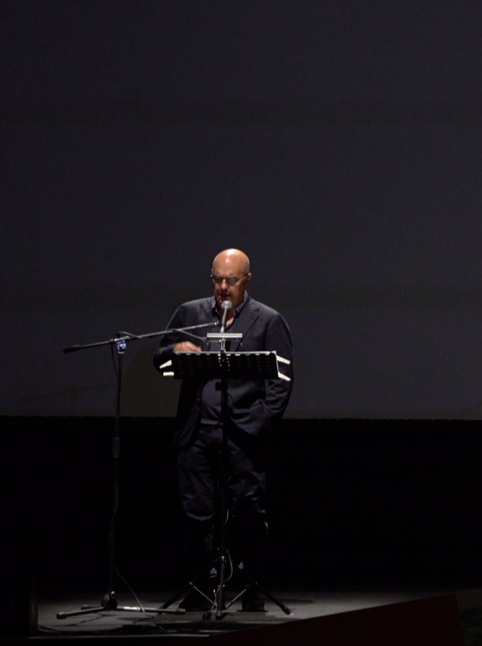 Copertina di La toccante lettura sulla guerra di Luca Zingaretti al PesaroDocFest: “Questo uomo l’ho ammazzato io”
