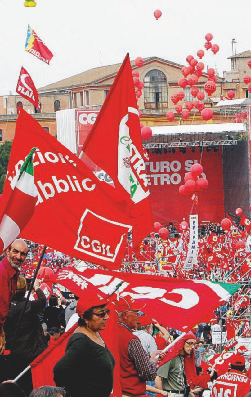 Sindacato - Una piazza Cgil - Ansa I silenzi della sinistra: “Ma il testo ridà diritti dopo 10 anni di buio”