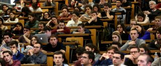 Copertina di Università, l’impegno di Fioramonti con i 5mila docenti in sciopero: “Segnale di cambiamento chiaro e immediato”
