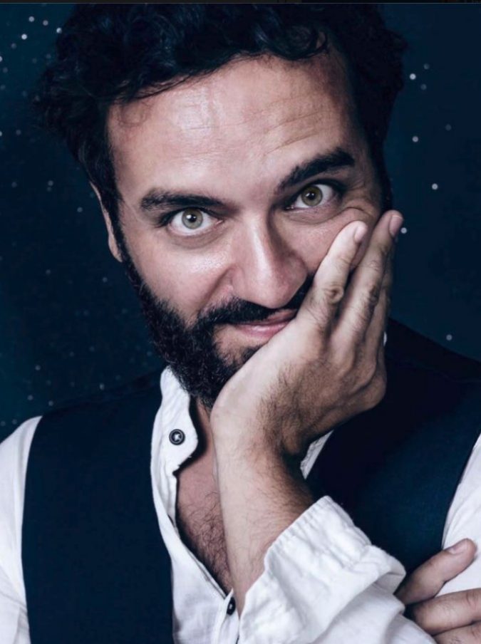 Il Terzo Segreto di Satira, Loizzi dopo il post sull’ex boss di Trani: “La foto con Salvini? Simbolo di un politico che tira fuori il peggio dell’Italia”