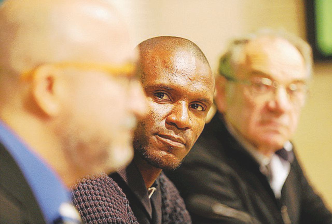 Colonna - Abidal, ex nazionale francese al Barcellona dal 2007 al 2013 e il presidente Rosell - LaPresse/Ansa Il campione, il Barcellona e il traffico di organi