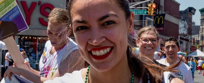Alexandria Ocasio-Cortez, cosa insegna alla sinistra la vittoria della giovane dem americana