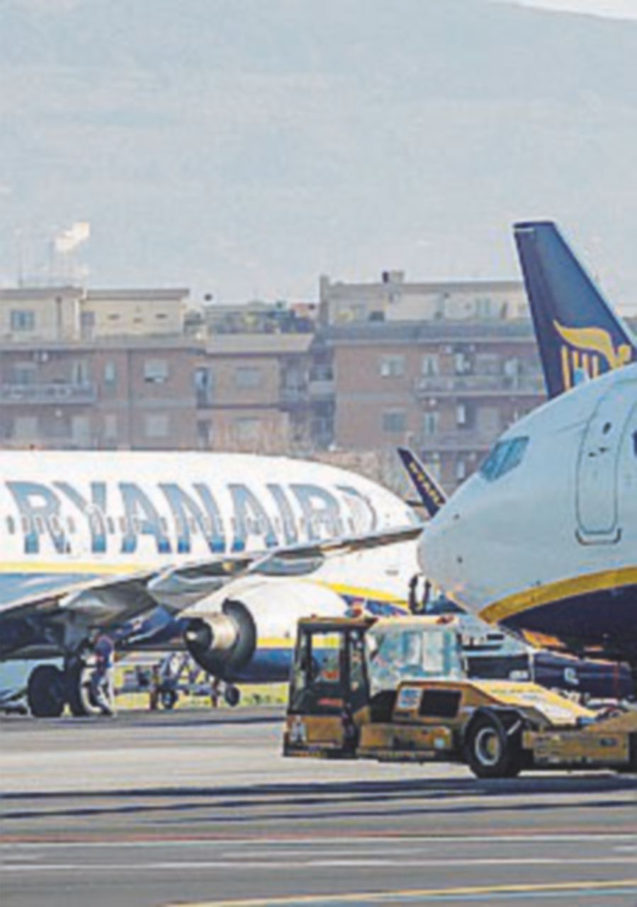 Sindacati contro la Ryanair: sciopero in cinque Paesi Sindacati contro la Ryanair: sciopero in cinque Paesi