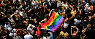 Copertina di Omofobia, a Piacenza 28enne “licenziato perché gay”. Il racconto: “Mi hanno detto ‘se è vero ti investo con il muletto'”