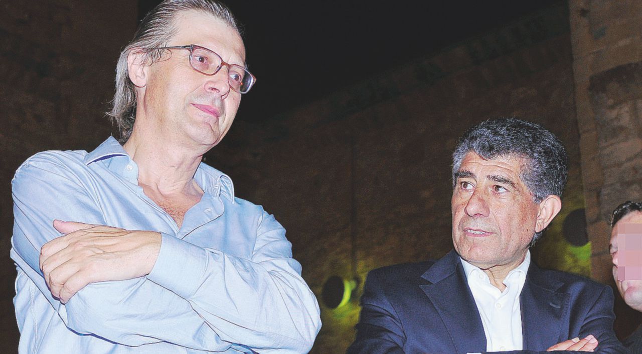 Il “dominus” di Trapani - Giammarinaro (a destra), con Vittorio Sgarbi, allora sindaco di Salemi - Ansa Giammarinaro e gli altri dell’accoglienza: riecco il sottobosco della Prima Repubblica